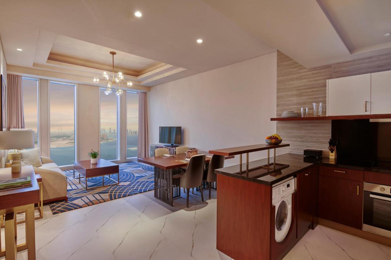 Wyndham Grand Doha West Bay Beach Eksteriør bilde A typical apartment interior
