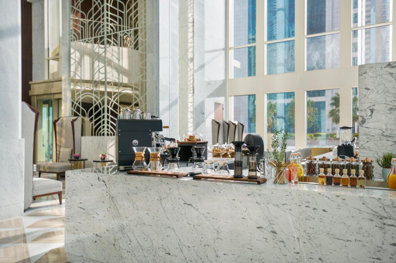 Wyndham Grand Doha West Bay Beach Eksteriør bilde Lobby