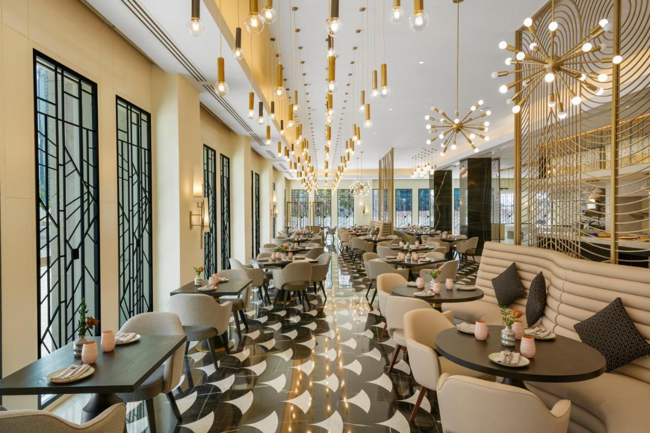 Wyndham Grand Doha West Bay Beach Eksteriør bilde The restaurant