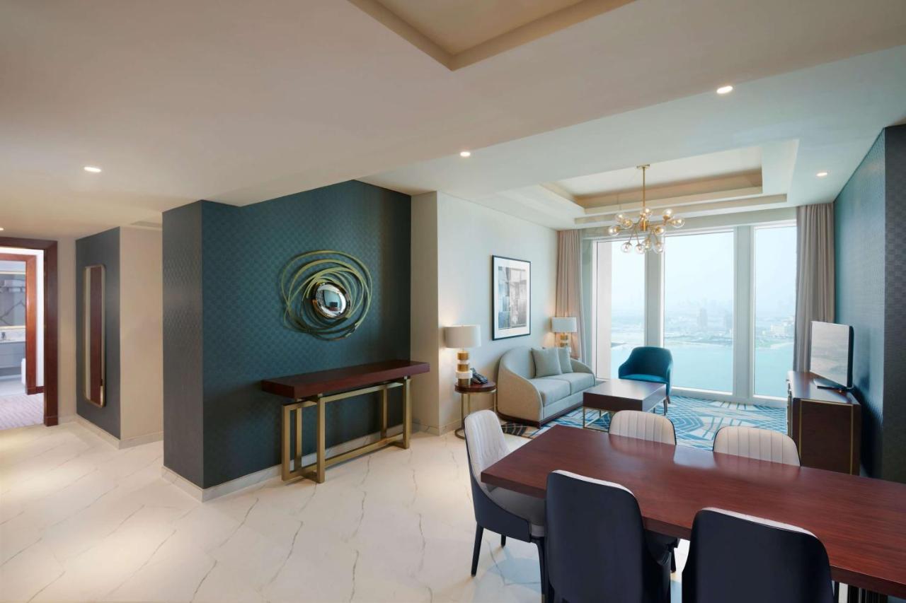 Wyndham Grand Doha West Bay Beach Eksteriør bilde A suite at the hotel