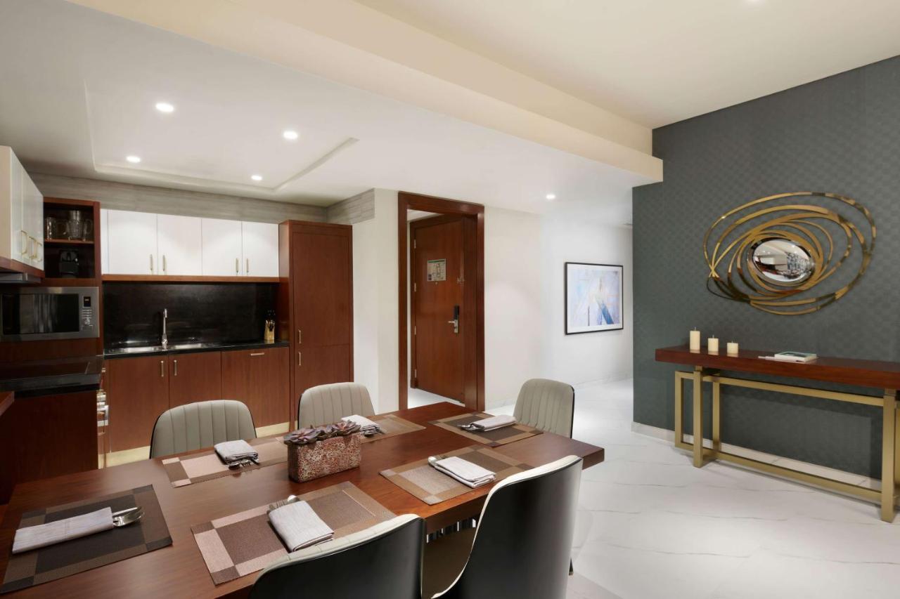 Wyndham Grand Doha West Bay Beach Eksteriør bilde Office