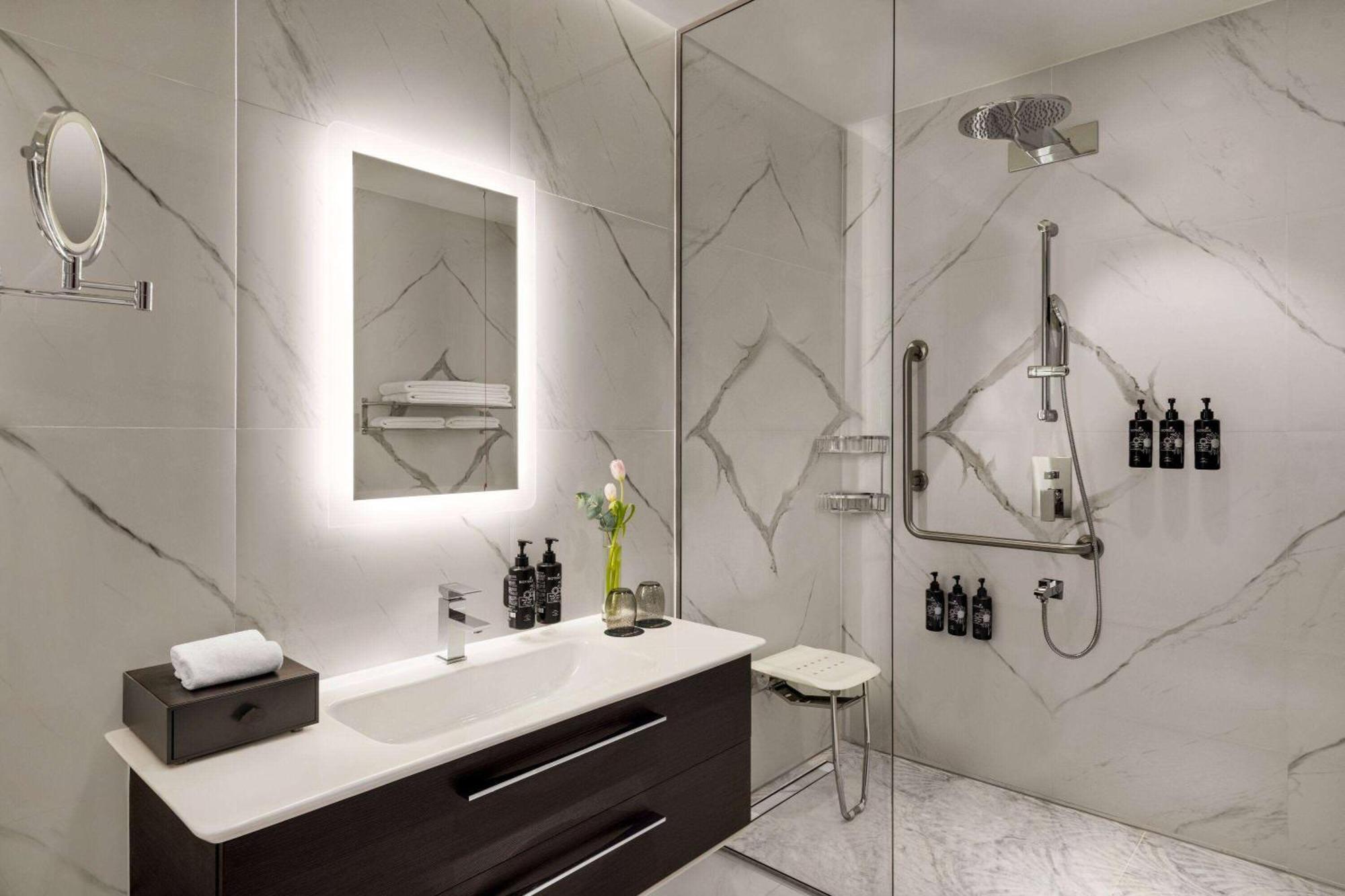 Wyndham Grand Doha West Bay Beach Eksteriør bilde